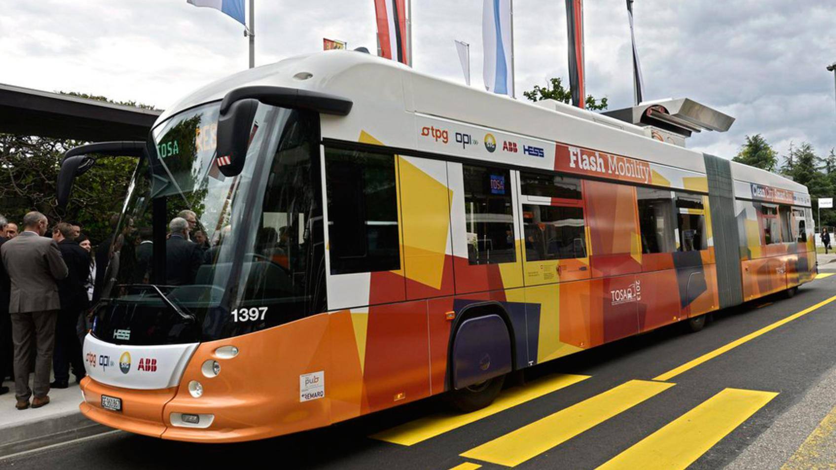 Genf hat ersten elektrischen Gelenkbus ohne Oberleitung