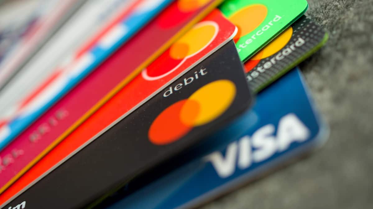 Visa und Mastercard schliessen 30-Milliarden-Dollar-Deal mit US ...