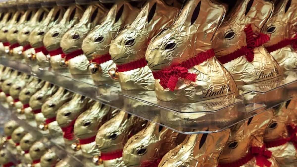 Deutscher Ladenbesitzer schmeisst Schweizer Schoggihasen aus dem Regal