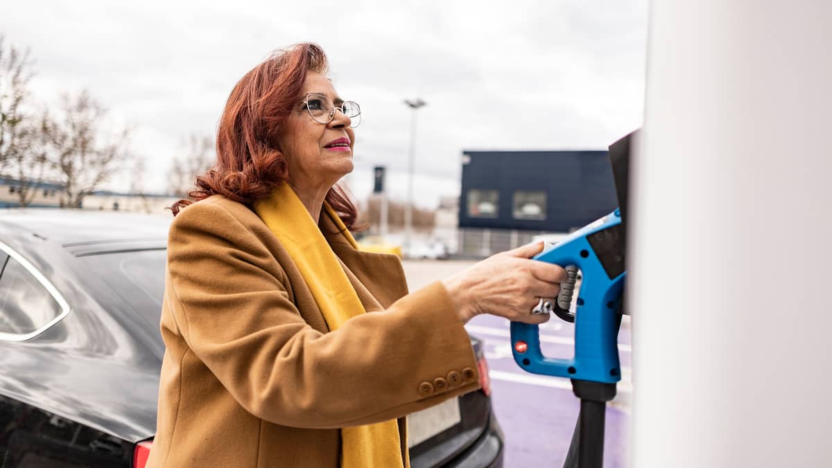 Sind ältere Menschen von Elektroautos überfordert? 