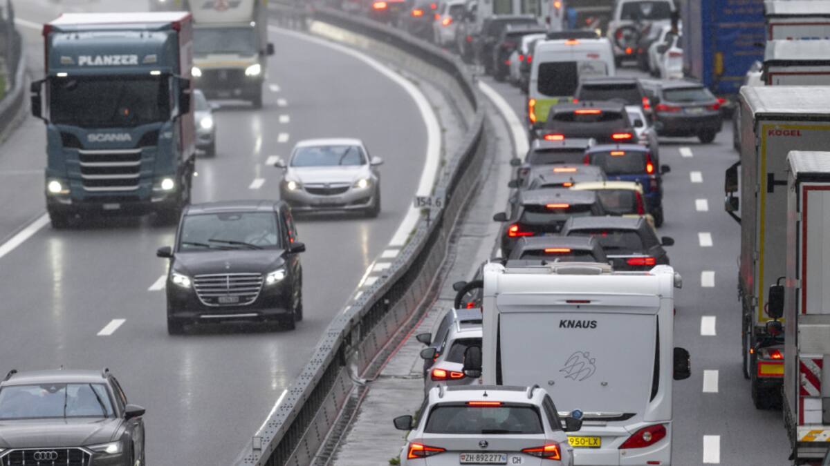 20 Kilometer Stau vor Gotthard-Nordportal als Spitzenwert