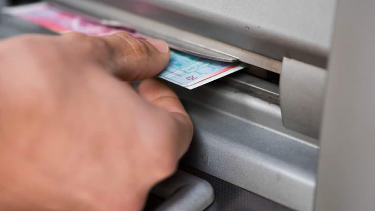 Überfall auf Bankomat in Einkaufszentrum in Marin NE