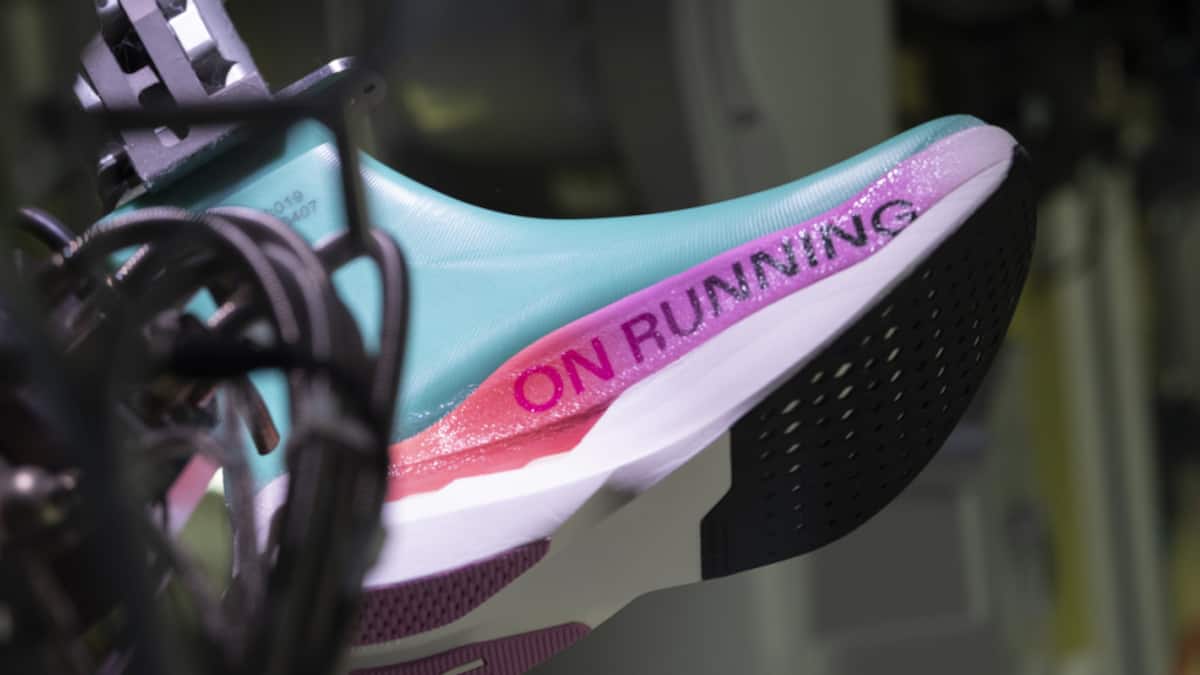 On eröffnet LightSpray-Fabrik in Südkorea