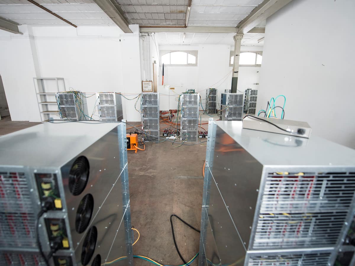 Die grosse Bitcoin-Mine im Kanton Glarus | Handelszeitung