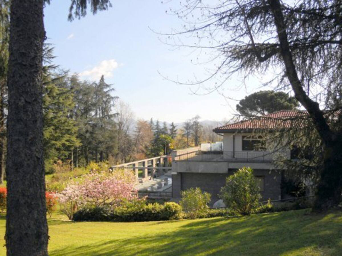 Villa von Ramazzotti und Hunziker zu verkaufen | BILANZ