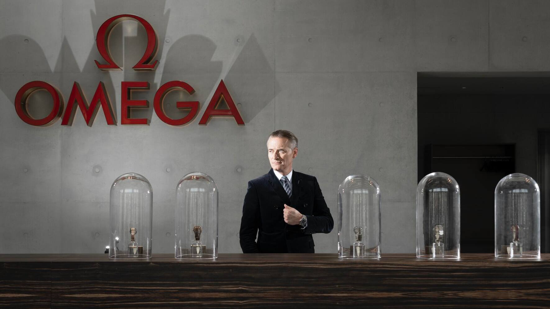 Omega CEO uber die MoonSwatch Bitcoin und James Bond BILANZ