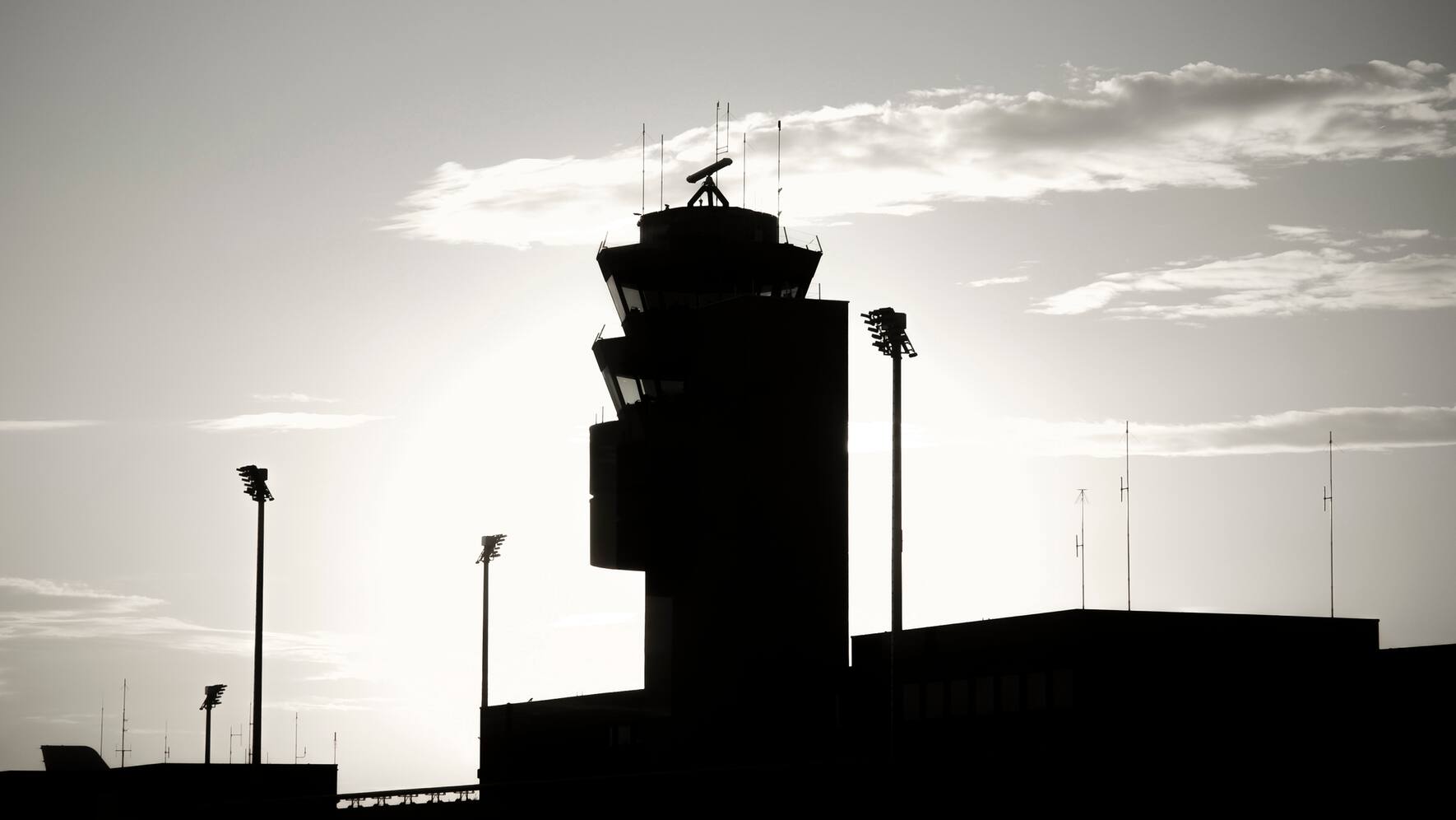Tower am Flughafen