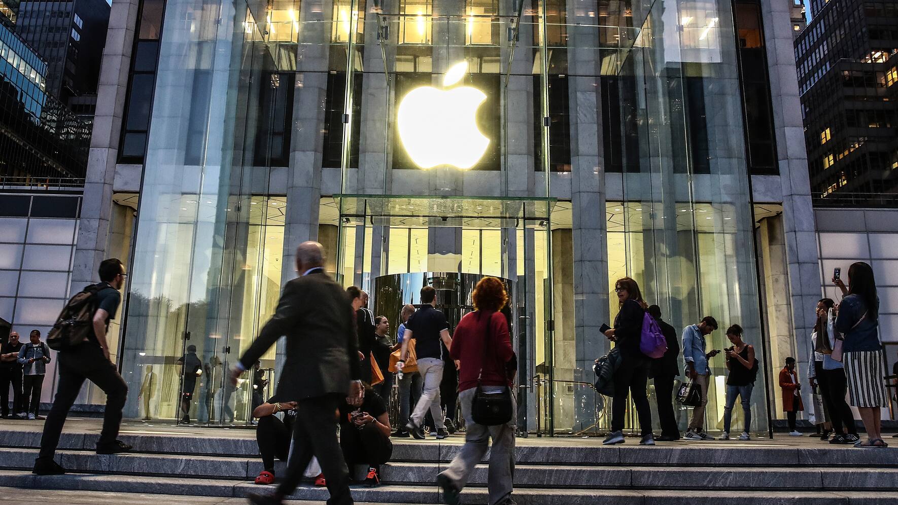 NEW YORK CITY, USA SEPTEMBER 27, 2019: People by the entrance to Apple's 5th Avenue store. Valery Sharifulin/TASS (Photo by Valery Sharifulin\TASS via Getty Images)