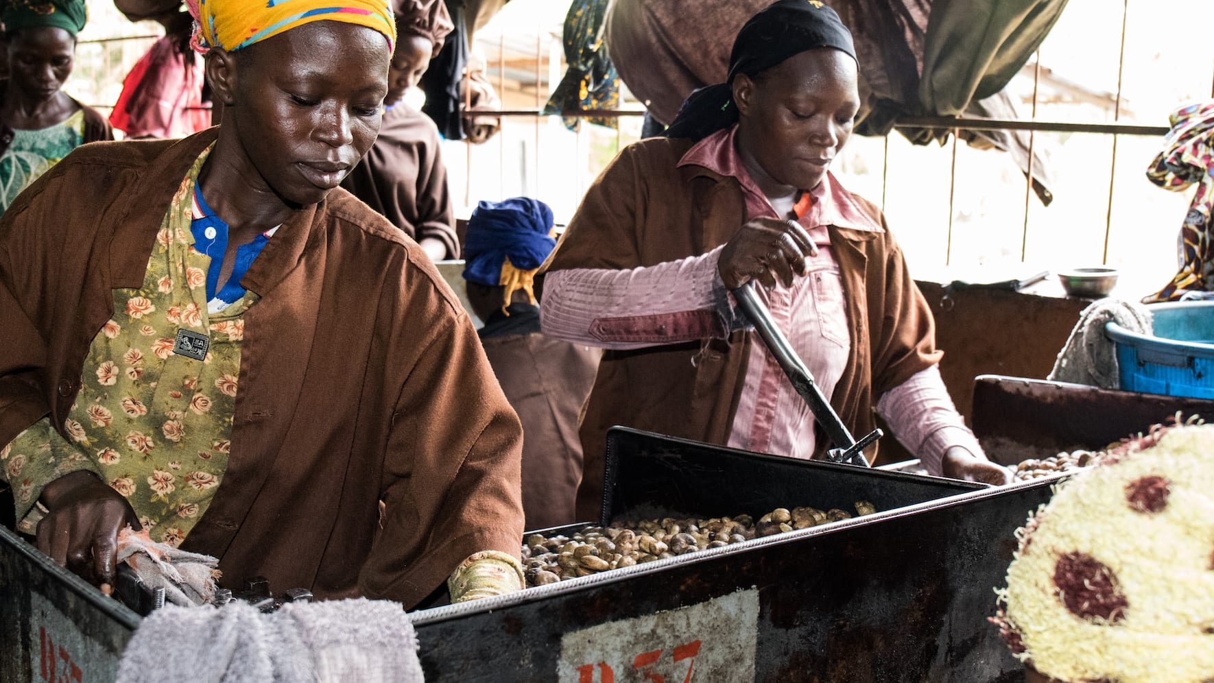 Frauen bei der Arbeit in Gebana