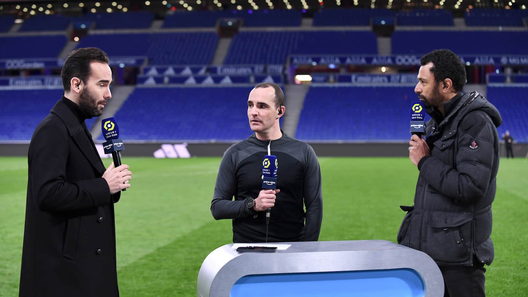 Olympique Lyonnais v Football Club Nantes - Ligue 1 Uber Eats Thibault LE ROL journaliste Amazon Prime video - Edouard CISSE - Benoit MILLOT ARBITRE during the Ligue 1 Uber Eats match between Lyon and Nantes at Groupama Stadium on March 17, 2023 in Lyon, France. Lyon France NOxUSExINxGERMANY PUBLICATIONxINxALGxARGxAUTxBRNxBRAxCANxCHIxCHNxCOLxECUxEGYxGRExINDxIRIxIRQxISRxJORxKUWxLIBxLBAxMLTxMEXxMARxOMAxPERxQATxKSAxSUIxSYRxTUNxTURxUAExUKxVENxYEMxONLY Copyright: xIconxSportx Editorial use only