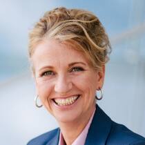 Porträt von Gabriele Schambach.