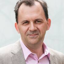 Edouard BugnionProfessor an der EPFL und Akademischer Co-Direktor des Swiss Data Science Center