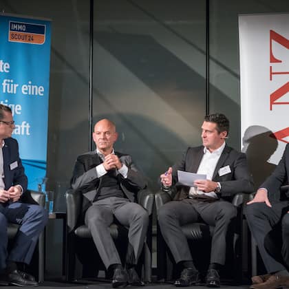 Die Immobilienvermittlung von morgen: virtuell oder persönlich? Die Immobilienvermittlung von morgen: virtuell oder persönlich?