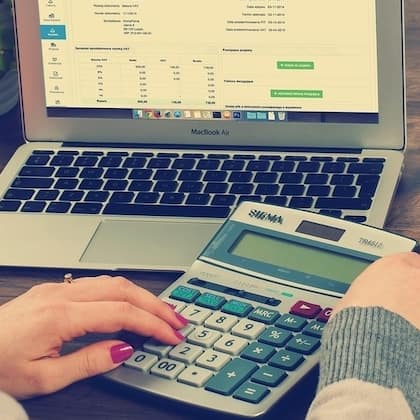 Gross fürs Kleingedruckte: KMUs sparen bis zu 21% Gross fürs Kleingedruckte: KMUs sparen bis zu 21%