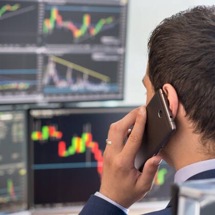 Online-Broker: wie vergleichen? Broker am Handy