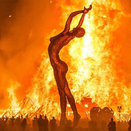 Wie Unternehmen mutiger werden – «Burning Man» als Inspiration Wie Unternehmen mutiger werden – «Burning Man» als Inspiration