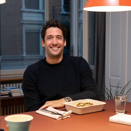 Nie mehr Koch-Stress für Singles Christoph (39), Leiter Finanzen des Zürcher «Kein & Aber»-Verlags: «Ich schenke mir Lebenszeit – und esse dennoch ausgewogener.»