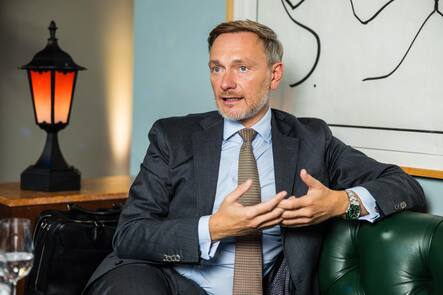 Foto: Stefan Bohrer, Zürich, 18.9.2024: Christian Wolfgang Lindner (* 7. Januar 1979 in Wuppertal) ist ein deutscher Politiker (FDP). Er ist seit dem 7. Dezember 2013 Bundesvorsitzender der FDP und seit dem 8. Dezember 2021 Bundesminister der Finanzen der Bundesrepublik Deutschland im Kabinett Scholz.