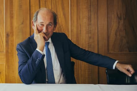 Zürich 12.05.2025 Paul Bulcke, Präsident des Verwaltungsrates von Nestlé. Fotografiert am 12.5.2025 im Zunfthaus zur Zimmerleuten in Zürich. © Samuel Schalch