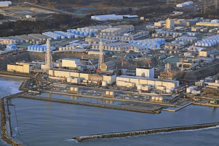 Das Atomkraftwerk Fukushima zehn Jahre nach der Katastrophe. Die unzähligen Tanks enthalten radioaktiv verseuchtes Wasser.