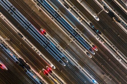 China hat das längste Schienennetz für Hochgeschwindigkeitszüge.