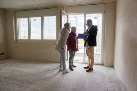 Foto Manuel Geisser 18.11.2021 Neubau Wohnungen. Bild : Wohnungsbesichtigung in einem Neubau. *** Photo Manuel Geisser 18 11 2021 new building apartments picture apartment tour in a new building