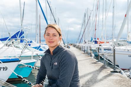 Die Genferin Justine Mettraux segelt bald allein um die Welt.