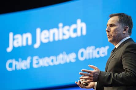 CEO Jan Jenisch spricht an der Bilanzmedienkonferenz des Baustoffherstellers Holcim in Zuerich, aufgeommen am Donnerstag, 27. Februar 2020. (KEYSTONE/Ennio Leanza)
