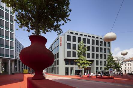 Headquarters of Raiffeisen bank around Raiffeisenplatz square in St. Gallen, Switzerland, on June 5, 2018. (KEYSTONE/Gaetan Bally)Hauptsitz der Raiffeisenbank um den Raiffeisenplatz in St. Gallen, aufgenommen am 5. Juni 2018. (KEYSTONE/Gaetan Bally)