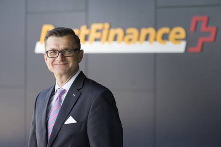 Portrait of Hansruedi Koeng, CEO of PostFinance, taken at the company's headquarters in Berne, Switzerland, on August 16, 2018. (KEYSTONE/Gaetan Bally)Hansruedi Koeng, CEO der PostFinance, portraitiert am 16. August 2018 am Hauptsitz der PostFinance in Bern. (KEYSTONE/Gaetan Bally)