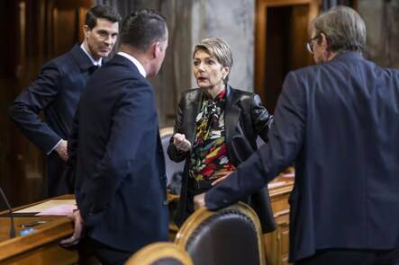 Muss sie die 9-Milliarden-Franken-Garantie für die UBS neu verhandeln? Finanzministerin Karin Keller-Sutter in der politischen Rücklage.