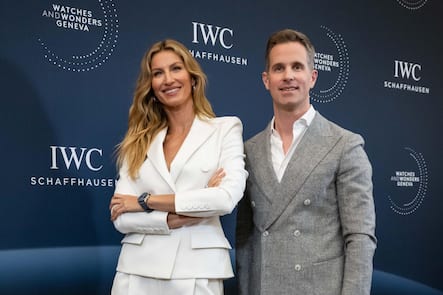 IWC-CEO Christoph Grainger-Herr (hier mit Markenbotschafterin Gisele Bündchen) leitet IWC seit 2017.