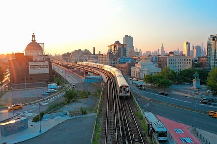 Millionen von Pendlerinnen und Touristen nutzen täglich den ÖV in New York.