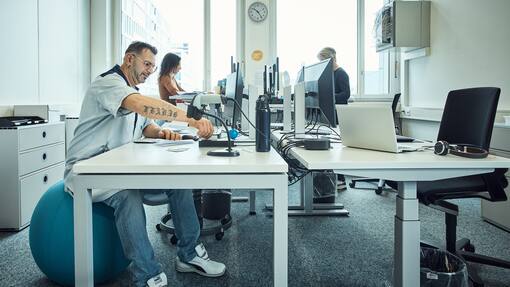 Thales tut viel für fitte Teams – Handys sind verboten Die 180 Mitarbeitenden bei Thales Digital Identiy and Security profitieren von zahlreichen Angeboten im Rahmen des Labels «Friendly Work Space».