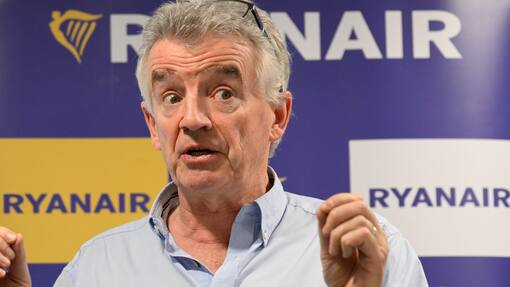 Der Ryanair-Chef soll einen Mega-Bonus erhalten <p>Er hat die damals kleine irische Fluggesellschaft zu einer Billig-Airline mit fast 200 Millionen Passagieren pro Jahr entwickelt.</p>