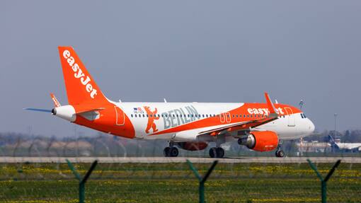 Easyjet weitet Pauschalreisen-Angebot auf die Schweiz aus Ein Passagierflugzeug der Fluggesellschaft Easyjet: Easyjet Holidays wird den Schweizer Kunden verschiedene Pauschalreisepakete in mehr als 70 Urlaubszielen in Europa anbieten.