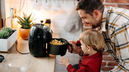 Frohe Frynachten: Warum die Heissluftfritteuse an Weihnachten zum Star wird Aifryer Heissluftfritteuse heimlicher Star im Schweizer Weihnachtsgeschäft