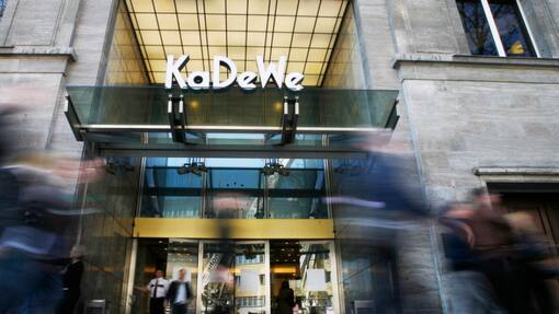 Deutsche KaDeWe-Gruppe meldet Insolvenz an Die deutsche Luxuskaufhausgruppe KaDeWe meldet Insolvenz an. Die Gruppe, an der die in Schieflage geratene Signa Holding beteiligt ist, beklagt unter anderem zu hohe Mietkosten.(Archivbild)