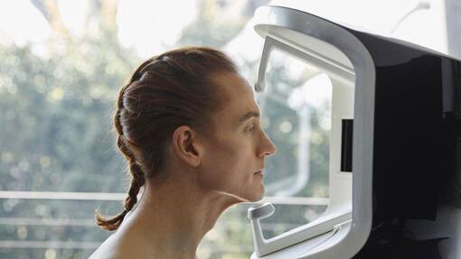 Mit Nahrungsergänzung und Sauerstoffzelt der ewigen Jugend nacheifern Bryan Johnson