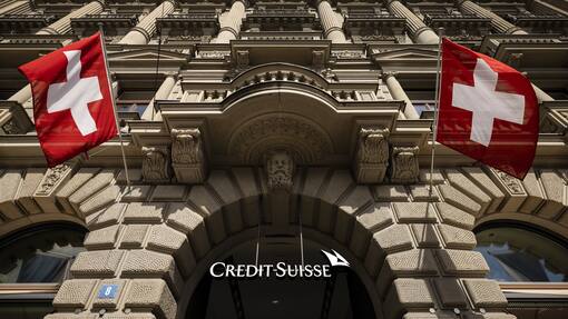 Die UBS gibt Credit-Suisse-Bankern offenbar strenge Regeln durch Credit Suisse: Bond-Investoren wehren sich vor Gericht.