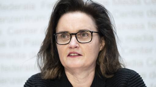 Finma forderte CS im Herbst 2022 dazu auf, einen Verkauf vorzubereiten Marlene Amstad, Praesidentin des Verwaltungsrats von der Finanz Marktaufsicht FINMA, orientiert ueber die Aufarbeitung der Credit Suisse Krise, am Dienstag, 19. Dezember 2023, in Bern. (KEYSTONE/Peter Schneider)