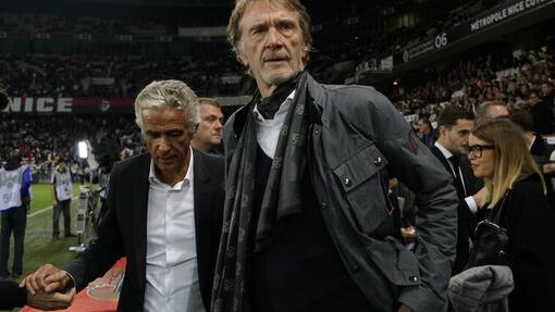 Jim Ratcliffe kauft sich bei Manchester United ein Sir Jim Ratcliffe kauft 25 Prozent an Manchester United.