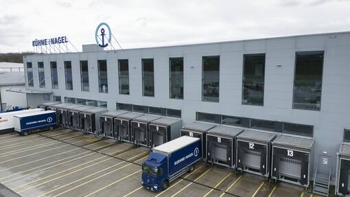 Kühne+Nagel übernehmen den Platz der CS im SMI Im Leitindex SMI übernimmt wie erwartet der Logistikkonzern Kühne+Nagel den frei werdenden Platz der CS.