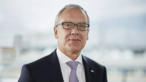 Die CEO-Suche bei Julius Bär verläuft zäh <p>Romeo Lacher leitet den Verwaltungsrat von Julius Bär. Er muss einen neuen CEO findet, der die verunsicherten Investoren überzeugt. </p>