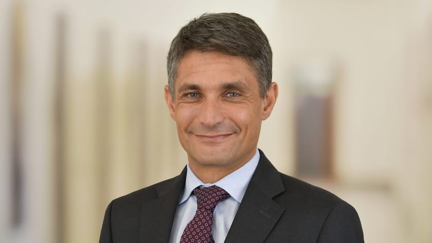 Fabrizio Petrillo, CEO der Axa Schweiz, ist mit dem Zahlenkranz zufrieden.