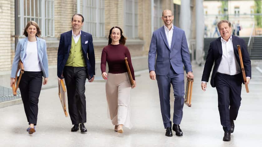 Die neue Geschäftsleitung von Forma Futura: Alice Balmer, André Utzinger, Larissa Jäger, Christian Odermatt, Walter Hättenschwiler (v.l.n.r.)