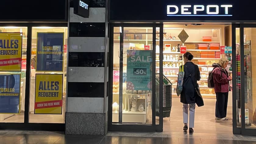 Depot-Laden im Hauptbahnhof Zürich: Das Schicksal aller 35 Schweizer Filialen ist ungewiss.