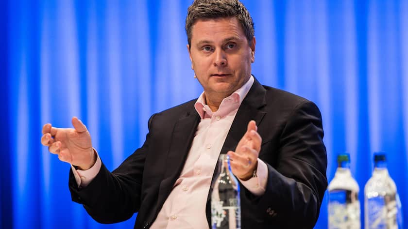 Foto: Stefan Bohrer, Basel, 1.2.24: Thomas Schinecker, CEO Roche Group, spricht während der 2023 Jahresmedienkonferenz über die Ergebnisse der Roche Group. (KEYSTONE/Stefan Bohrer)