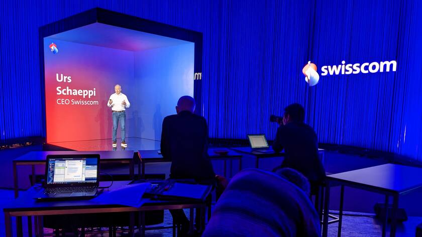 Präsentation auf der Showbühne: Swisscom-Chef Urs Schaeppi im Konzertlokal Xtra