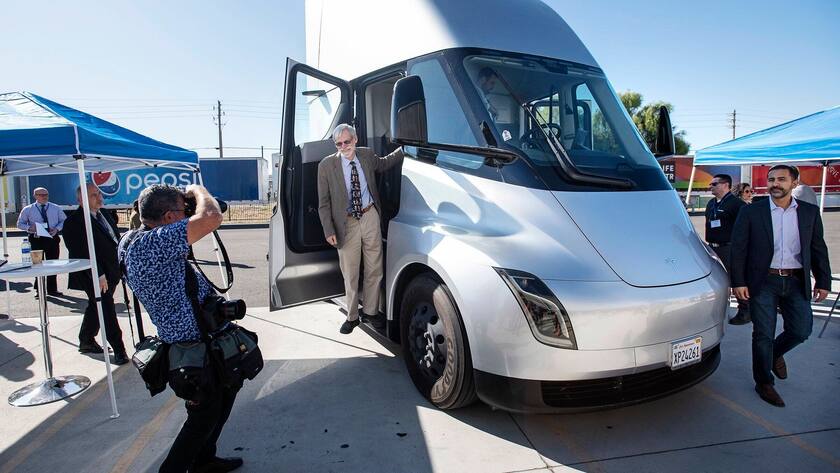 Tesla Semi Lastwagen